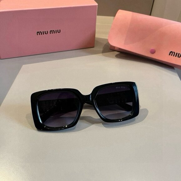 Miu Miu Women\'s Black Square Sunglasses